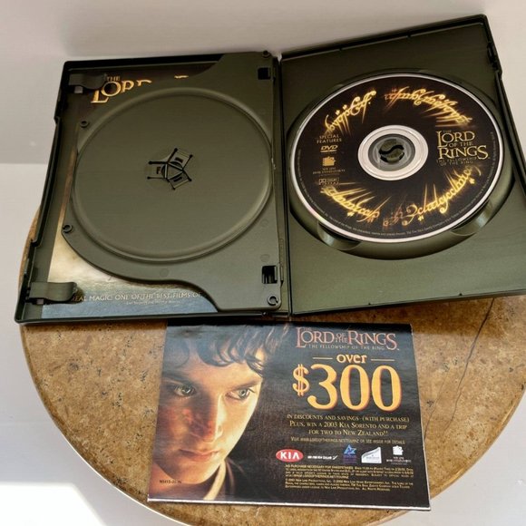 Lord of the Rings: Fellowship of the Ring (DVD 2001 Widescreen) (2 Disc Box) - Picture 2 of 7